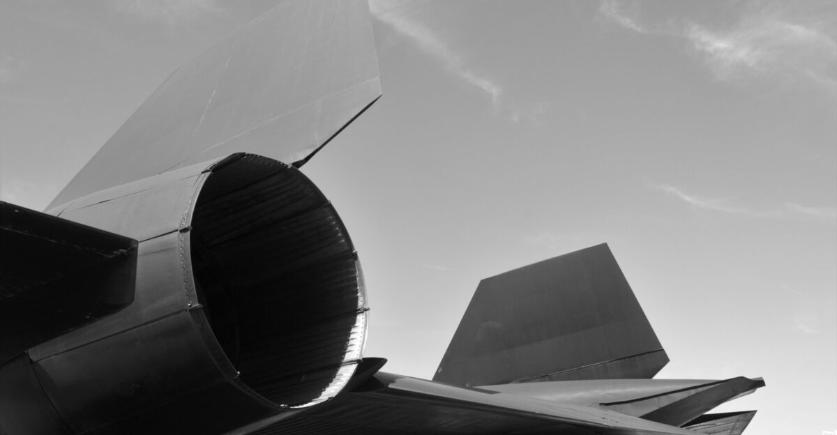 fighter jet rear wing