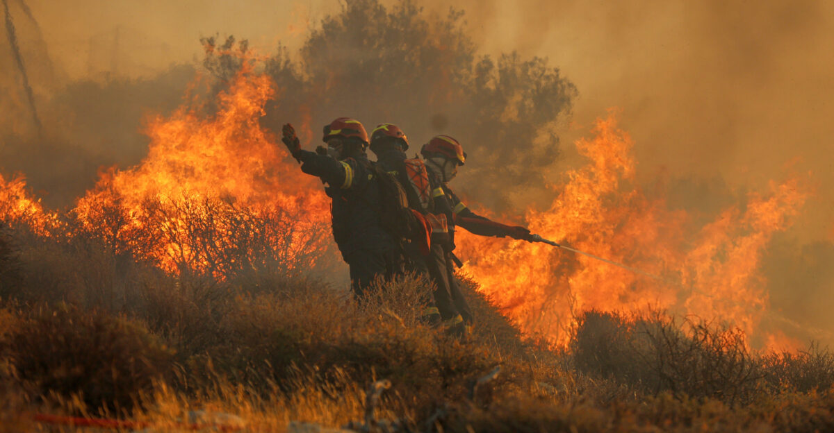 Hotels and homes evacuated on Greek island of Crete as wildfire