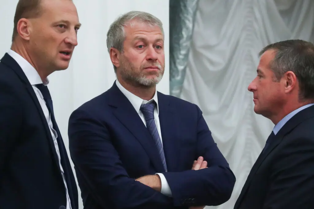 How Western Firms Quietly Enabled Russian Oligarchs - The New York Times by Patrice Lamoree