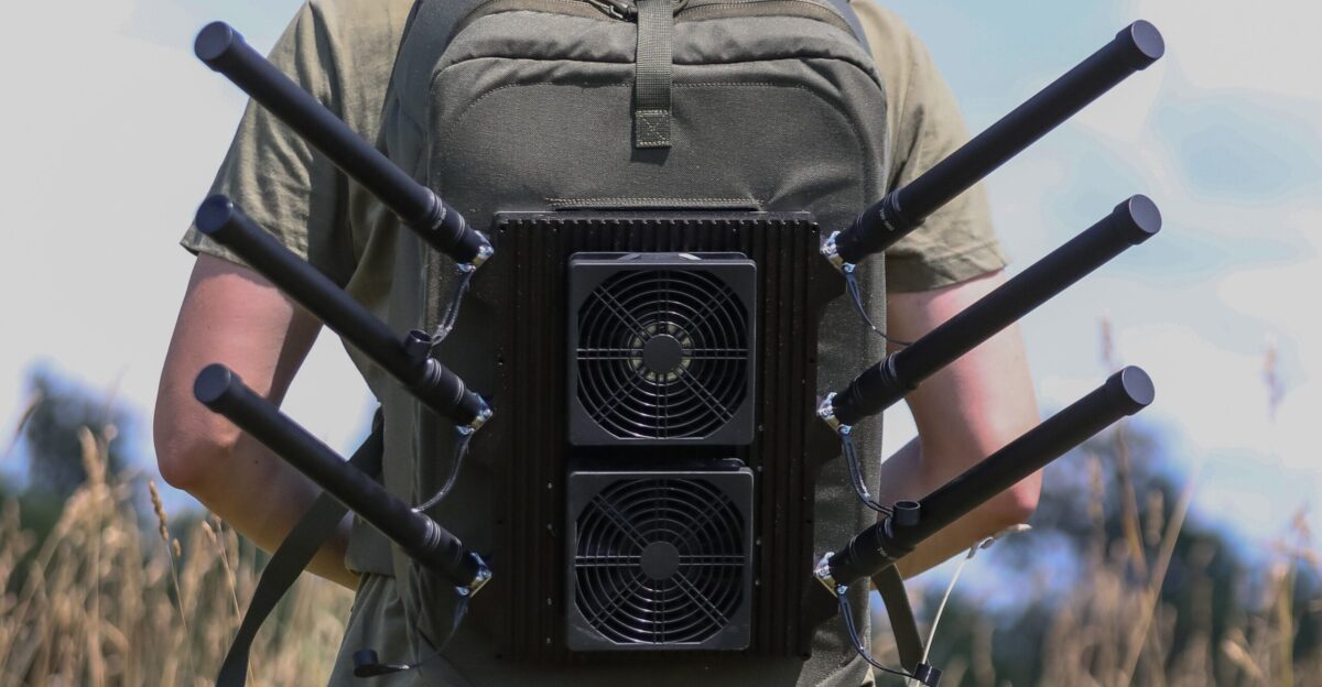 ukrainian soldier drone jammer - T m tr n Google by didi Deng