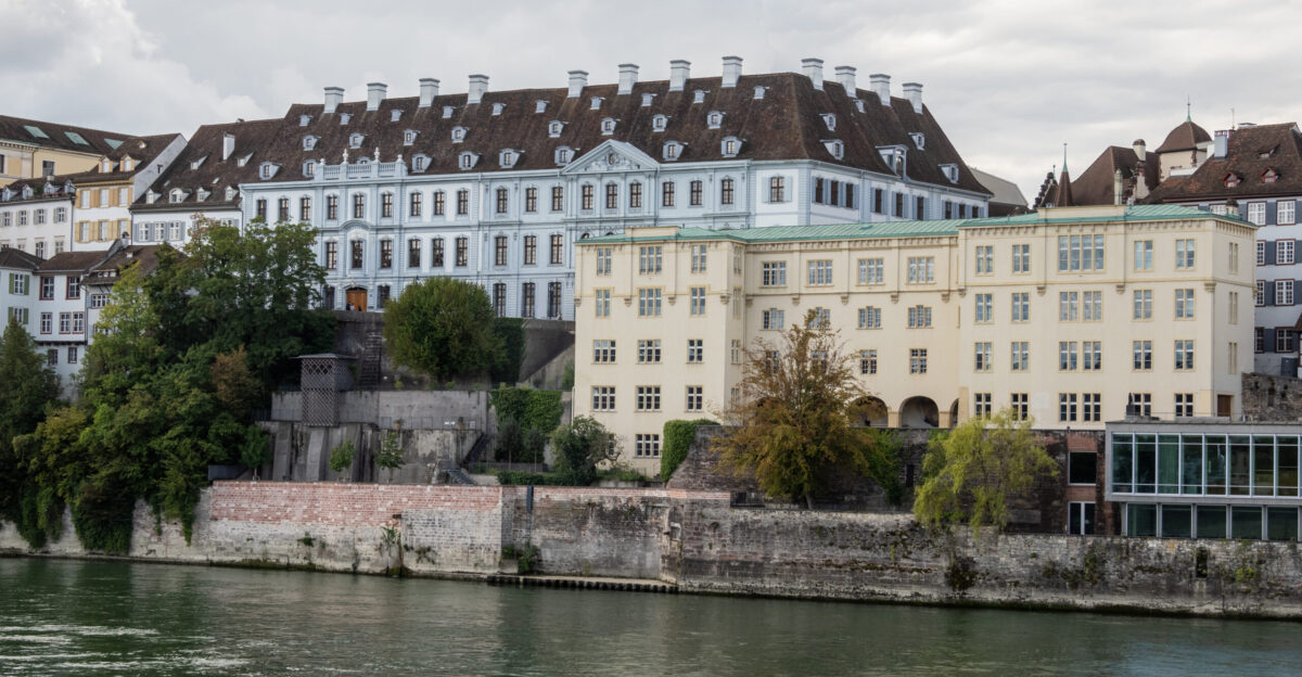 File Alte Universit t Blaues und Weisses Haus n Basel 2023 jpg