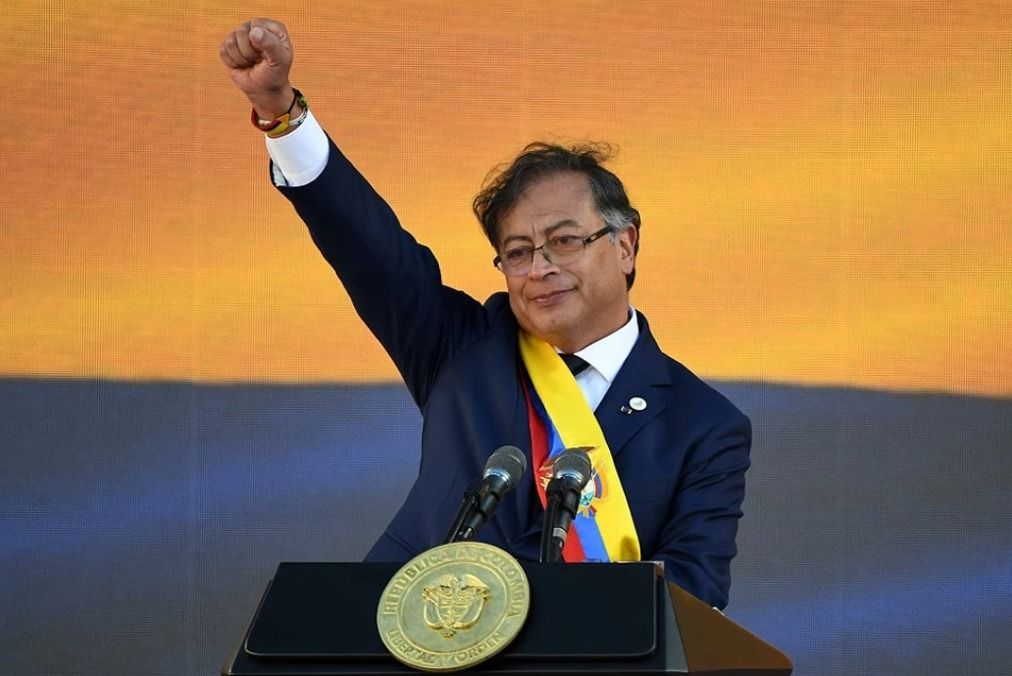 Gustavo Petro ingezworen als nieuwe president Colombia by yazer andrey
