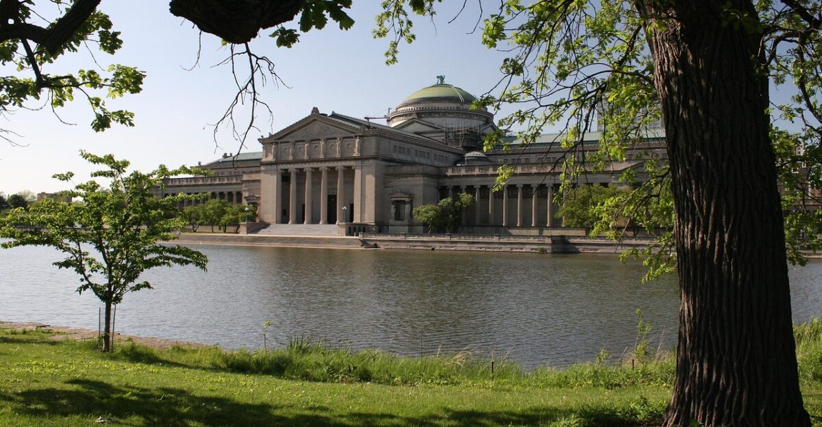 museum of science and industry museum chicago park science industry architecture world s fair columbian exposition design technology engineering structure construction nature building tree scenic scenery urban dome pillars city jackson park landmark column
