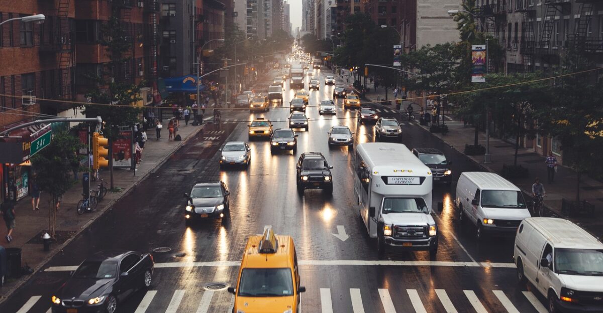 car traffic car wallpapers city city life road