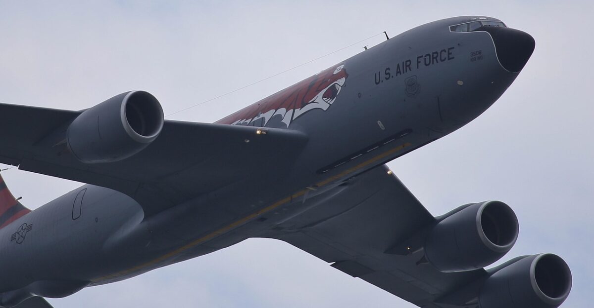 stratotanker kc-135r flight aerial flying aircraft nature air fly technology sky control transport transportation fuel