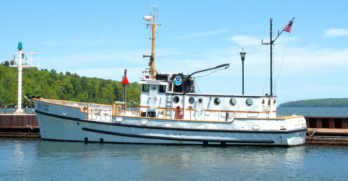 noaa research vessel shenehon research vessel shenehon ship boat army tug transport marine nature science sea lake lake superior bayfield wisconsin harbor harbour pier r v great lakes environmental research environmental noaa blue science blue research blue army